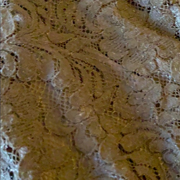 NEW Lace shorts in ivory or black - Picture 4 of 8